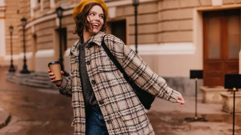 2025 Kış Modası: Bordo ve Ekose Trendleri Başrolde