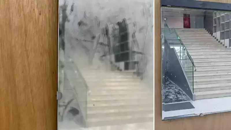 40 Yıllık Toz Tabakası Tuvalet Kağıdıyla Temizlendi: Sanat Eseri Yok Oldu