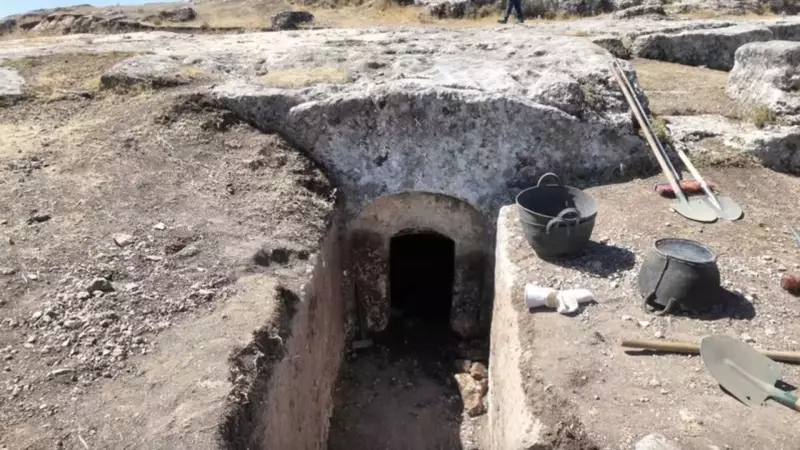 Adıyaman'da 1800 Yıllık Oda Mezarı Keşfedildi
