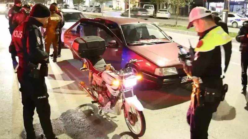 Aksaray'da Abartılı Motosiklete 13 Bin 776 Lira Ceza