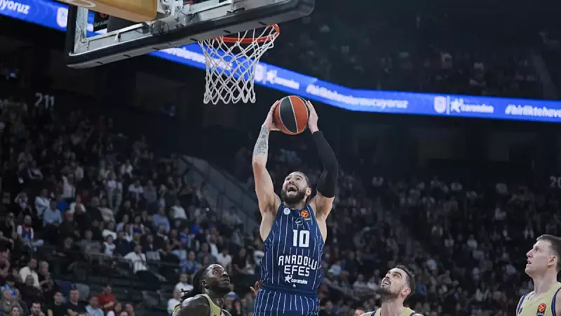 Anadolu Efes, Barcelona'yı Son Saniye Serbest Atışlarıyla 74-73 Yendi