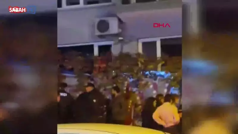 Ankara'daki Ünlü Kızılay Tabelasında Bıçaklı Kavga: 2 Yaralı