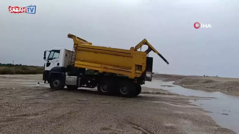 Antalya'da 50 Kamyon Çalınan Plaj Kumu Sahiline Geri Döküldü
