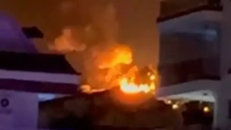 Antalya'da Mutfak Tüpü Yüklü Kamyonet Alev Alev Yanarak Küle Döndü