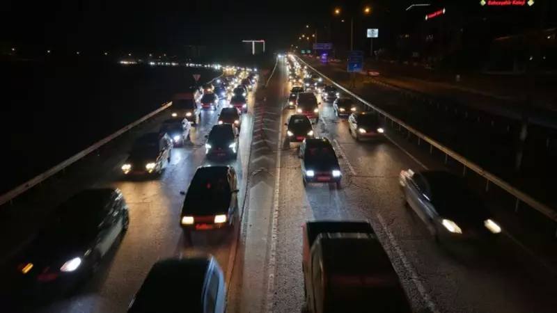 Ara Tatil Dönüşünde 43 İlin Kavşağı Kırıkkale'de Trafik Felci