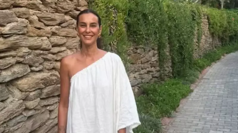 Arzum Onan 53 Yaşında: Özcan Deniz'in Mekanında Doğum Günü Kutlaması