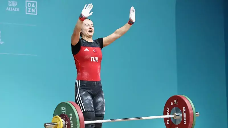 Aysel Özkandan Riyad'da 3 Altın Madalya ile Türkiye'yi Gururlandırdı