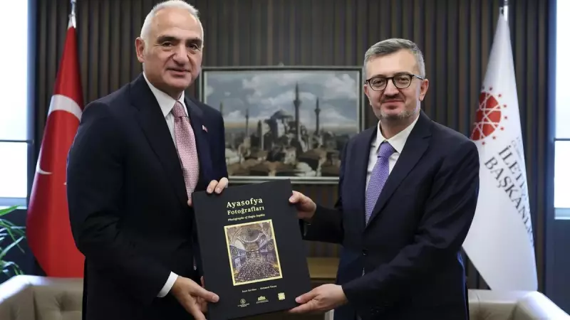 Bakan Ersoy, İletişim Başkanı Duran'ı Ziyaret Etti