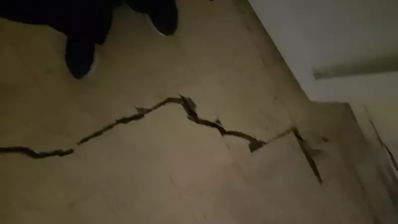 Beykoz'da 2 Binada Çatlaklar: Binalar Mühürlendi, Aileler Tahliye Edildi