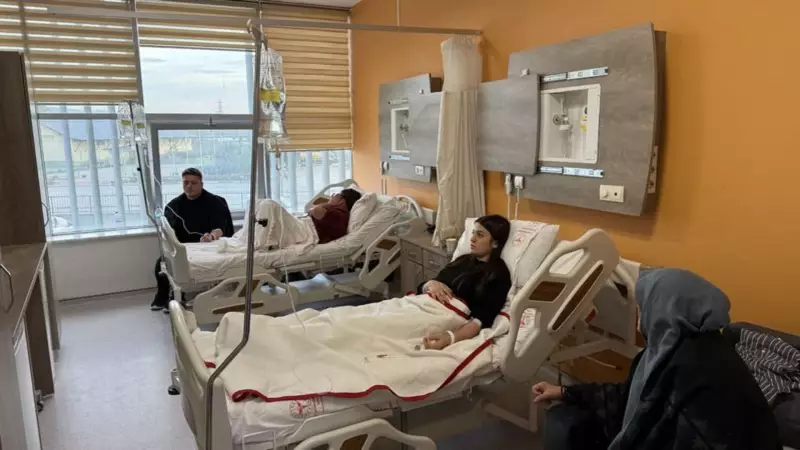 Bursa'da Midye Yiyen 4 Genç Zehirlenerek Hastanelik Oldu