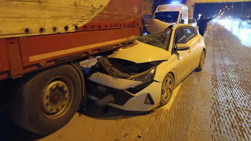 Bursa'da TIR'a Arkadan Çarpma Kazası: 1 Yaralı