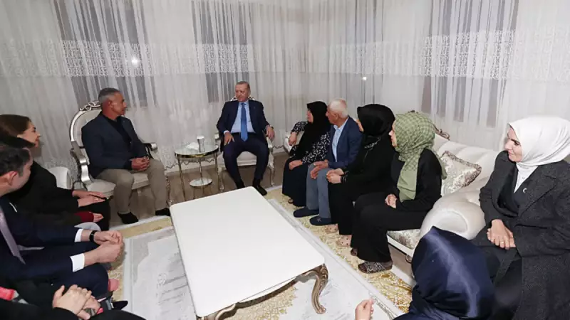 Cumhurbaşkanı Erdoğan Adıyaman'da Depremzede Aileyi Evinde Ziyaret Etti