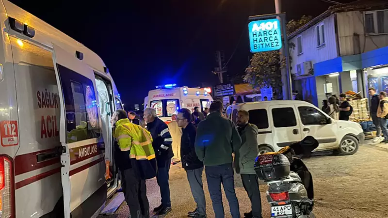 D-100'de Motosiklet Kazası: 3 Yaralı