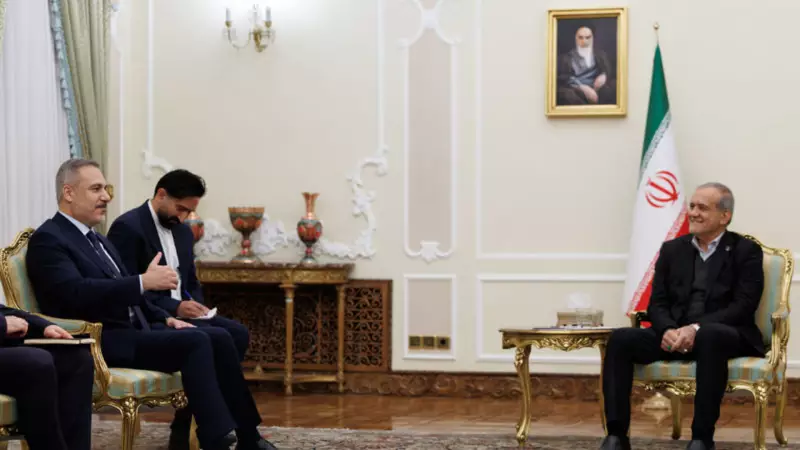 Dışişleri Bakanı Fidan, İran'da Cumhurbaşkanı Pezeşkiyan ile Görüştü