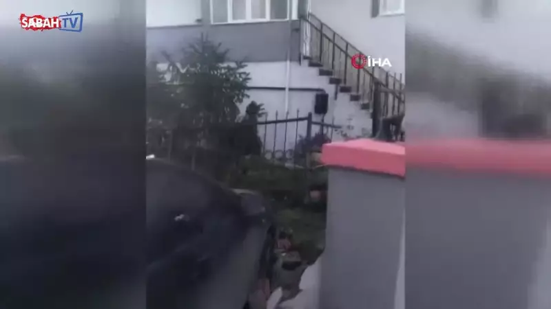 Dilovası'nda El Freni Çekilmeyen Otomobil Bahçe Duvarını Yıktı!