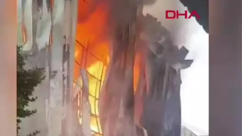 Dilovası'nda Makine Deposunda Yangın: Patlama Sonrası Alevler Büyüdü