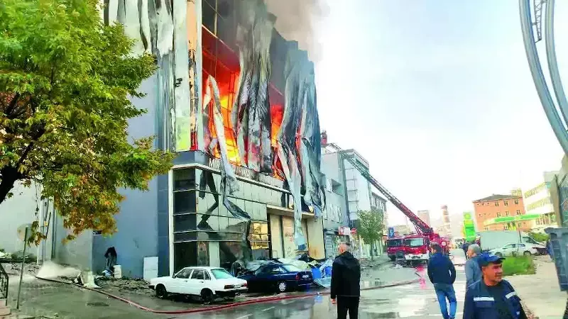 Dilovası'ndaki Parfüm Fabrikası Yangını: 6 Can Kaybı ve İhmal Şüphesi