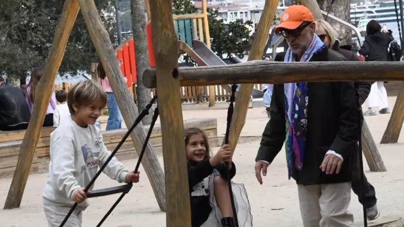 Doğa Rutkay ve Kerimcan Kamal İkizleriyle Bebek'te Görüntülendi