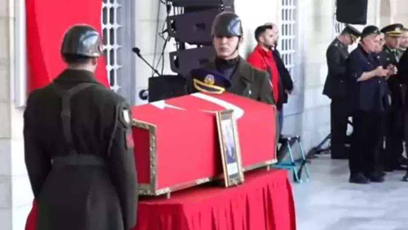 Şehit Pilot Yarbay Gökhan Korkmaz Son Yolculuğuna Uğurlandı: Oğlu Babasının Kıyafetleriyle Törende