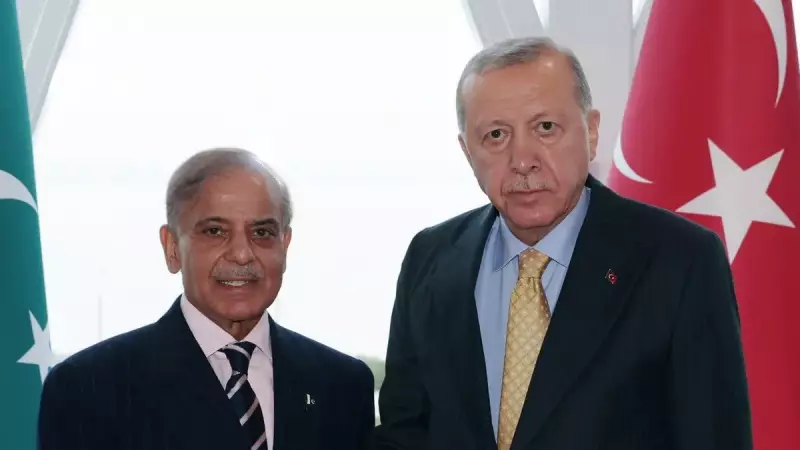 Erdoğan Bakü'de Pakistan Başbakanı Şahbaz Şerif ile Görüştü