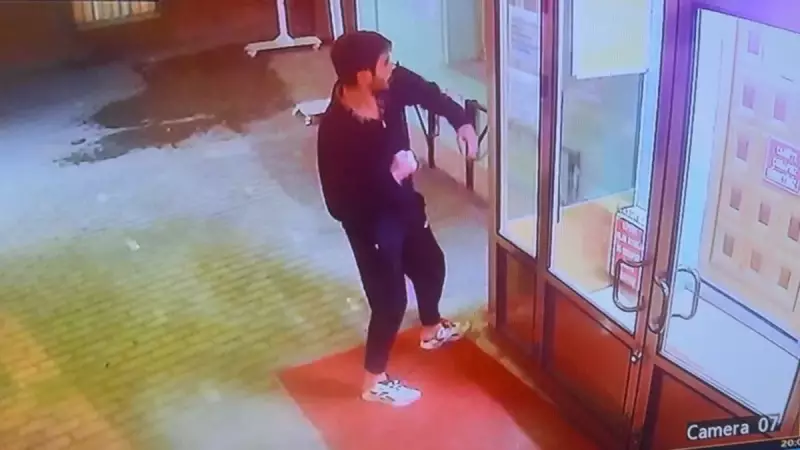 Eskişehir'de Cami Kapısına Saldırı: Güvenlik Kamerası Görüntüleri