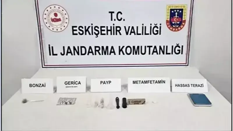 Eskişehir'de Kent Ormanı'nda Uyuşturucu Operasyonu: 3 Gram Bonzai Ele Geçirildi