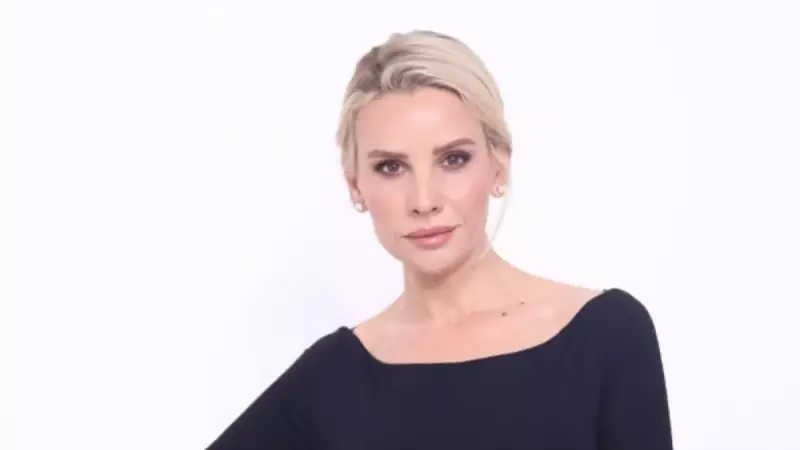 Esra Erol'un oğlu Ömer annesi için elleriyle sufle hazırladı!