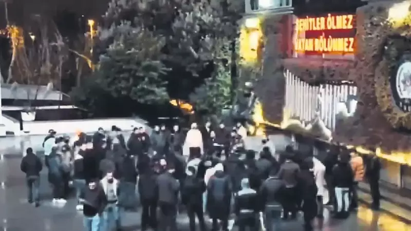 FETÖ Operasyonu: 80 Mahrem İmam Garson'dan Çıktı