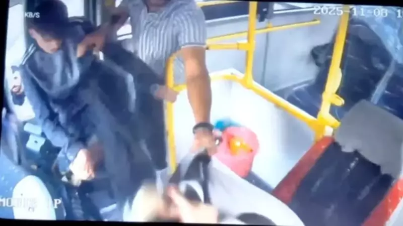 Gaziantep'te Otobüs Şoförü 85 Yaşındaki Yolcunun Parmağını Kırdı!