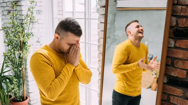 Gülümserken İçinizdeki Fırtına: 'Gülümseyen Depresyon'la Yaşamak