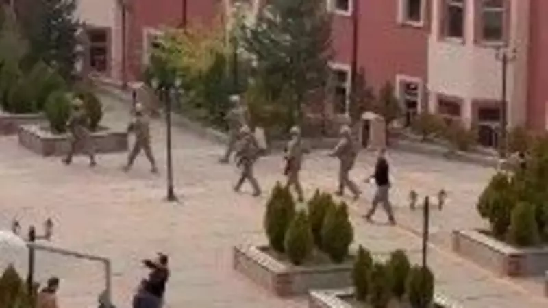 Gümüşhane Üniversitesi'nde Rehine Krizi: Personel Silahla Meslektaşını Rehin Aldı