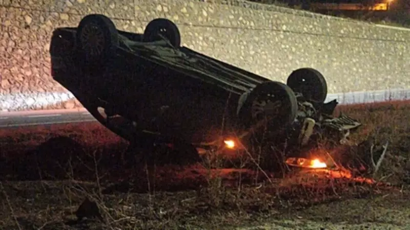 Gümüşhane'de Otomobil Refüje Çıkıp Ters Döndü: 1 Yaralı