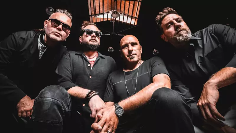 Gripin İstanbul'da Sahne Aldı: Özkan Uğur Anıldı