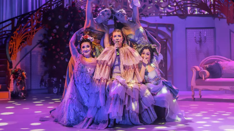 Gurur ve Önyargı Tiyatro Oyunu AKM'de Sahnelenecek