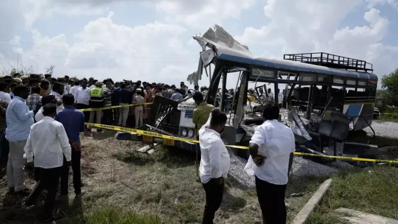 Hindistan'da Korkunç Kaza: Kamyonla Otobüs Çarpıştı! 18 Can Gitti