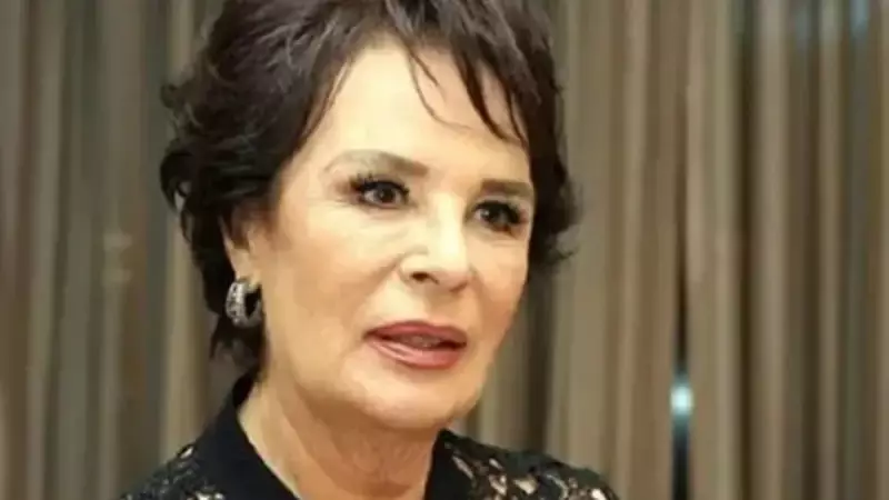 Hülya Koçyiğit'in Okul Anısı: Yaşımı 8 Ay Büyüttüler