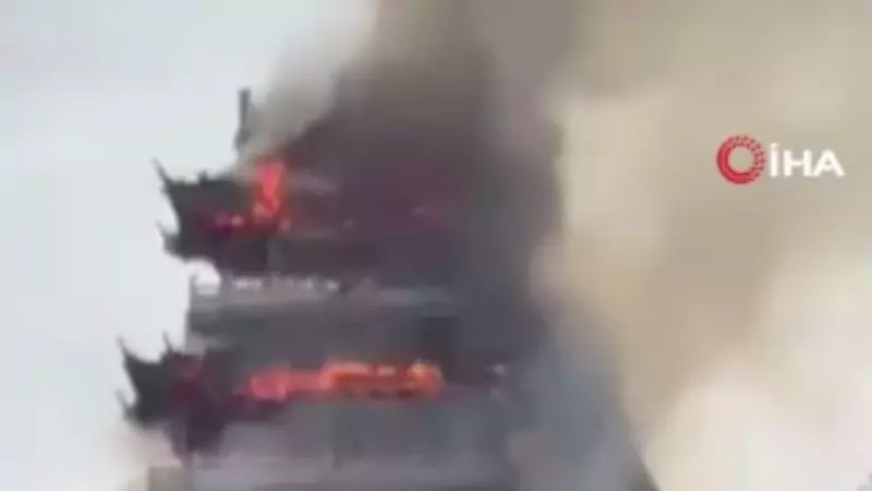 Çin'de 1500 Yıllık Tapınakta Yangın: Wenchang Köşkü Alevlere Teslim Oldu