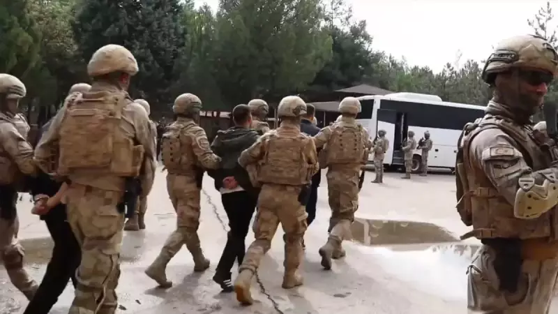 Jandarma ve MİT'ten Çifte Darbe: Saraycılar Çetesine 21 Gözaltı