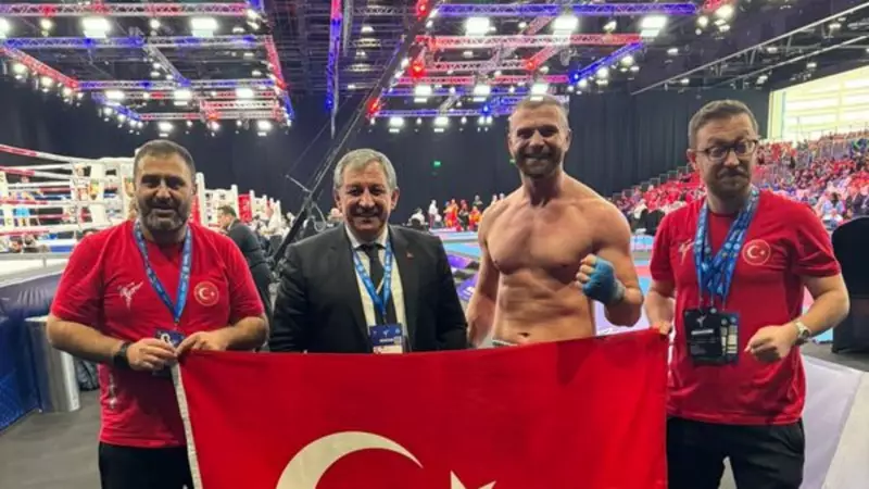 Kadir Yıldırım, Abu Dhabi'de Dünya Kick Boks Şampiyonu Oldu