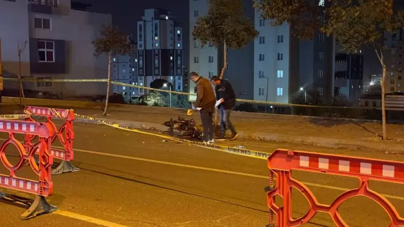 Kahramanmaraş'ta Kamyonete Çarpan Motosiklette 2 Kişi Hayatını Kaybetti