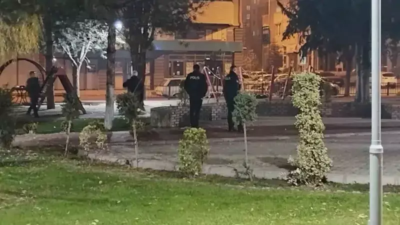 Kayseri'de Parkta Şüpheli Çanta Bomba İhbarı: İmha Edildi