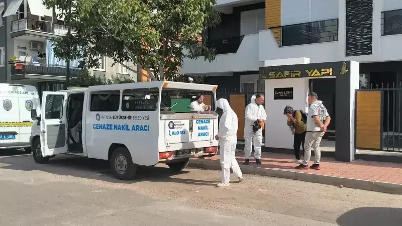 Kayseri'den Antalya'ya Gelen Genç Kızın İnanılmaz Hikayesi: Annemin Haberi Yoktu ve Karşılaştığım Manzara Kalbimi Parçaladı!