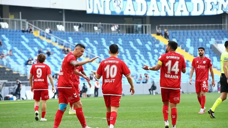 Keçiörengücü, Adana Demirspor'u 7-2 Yenerek Fırtına Gibi Esti!