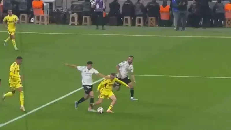 Kerem Aktürkoğlu'na Yapılan Müdahale Penaltı mıydı? Futbol Dünyasını İkiye Böldü!