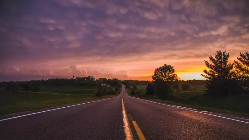Köln - Bonn Arası Mesafe: 28-30 km, Seyahat Süresi ve Ulaşım Seçenekleri