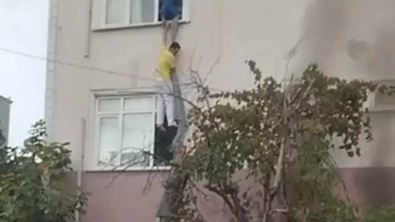 Kocaeli'de Ücretini Alamayan İşçi Fenalaştı: Bıçak ve Yangın