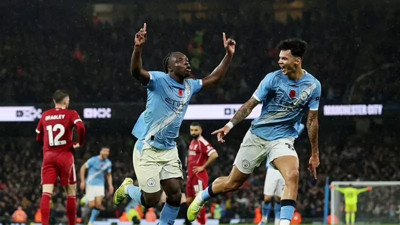 Manchester City Liverpool'u 3-0 Mağlup Etti: Premier Lig'de Liderlik Yarısı