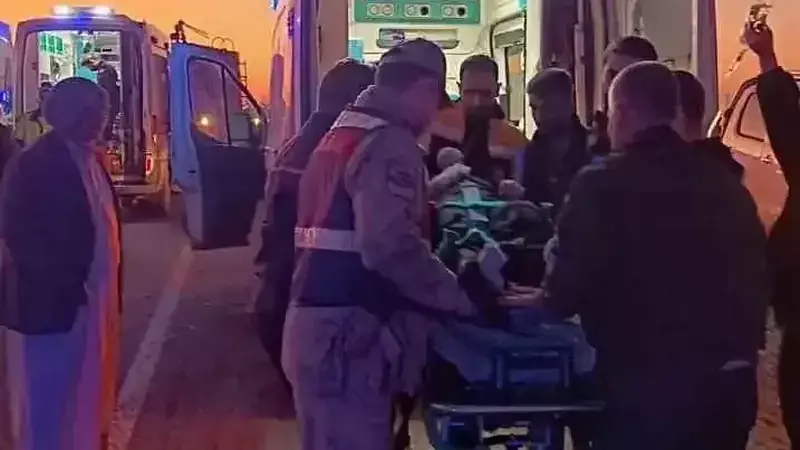 Mardin'de Otomobil ile Motosiklet Çarpıştı: 4 Yaralı