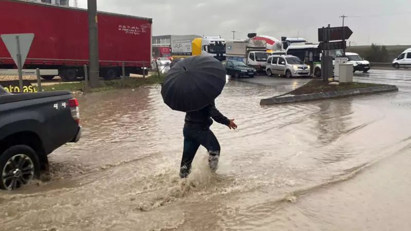 Meteoroloji'den Gök Gürültülü Sağanak Uyarısı: 12 İl Dikkat!