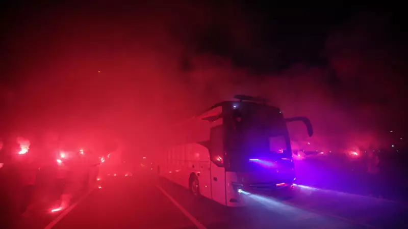 Milli Takım Meşaleler Eşliğinde Stada Girdi: Bulgaristan Maçı Öncesi Coşkulu Karşılama